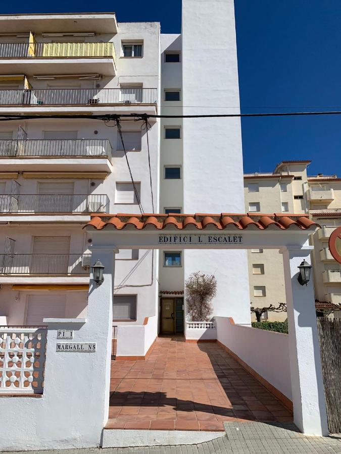 Cosy Apartment In L Escala, 7 Mins Walk To The Closest Beach, Riells L' Escala Extérieur photo