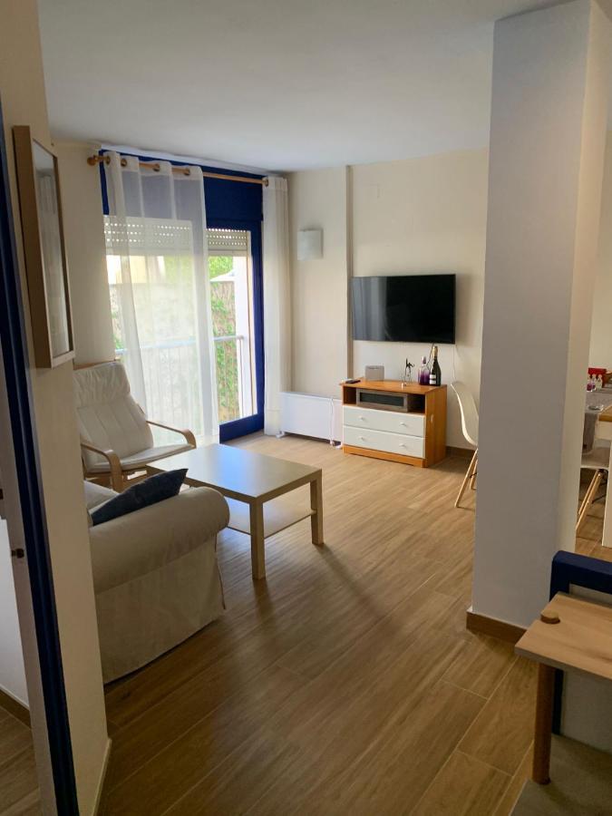 Cosy Apartment In L Escala, 7 Mins Walk To The Closest Beach, Riells L' Escala Extérieur photo
